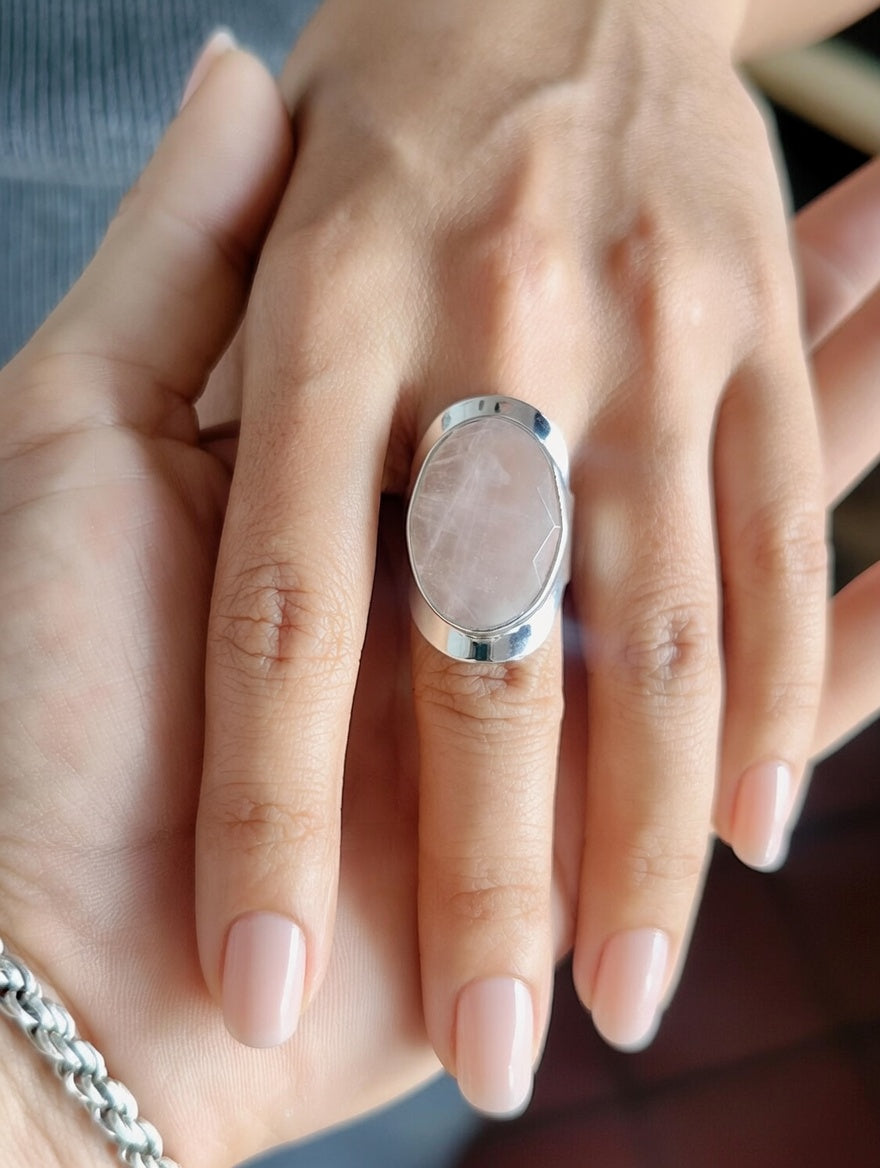 Anillo de Plata.925 con Cuarzo Rosa Facetado
