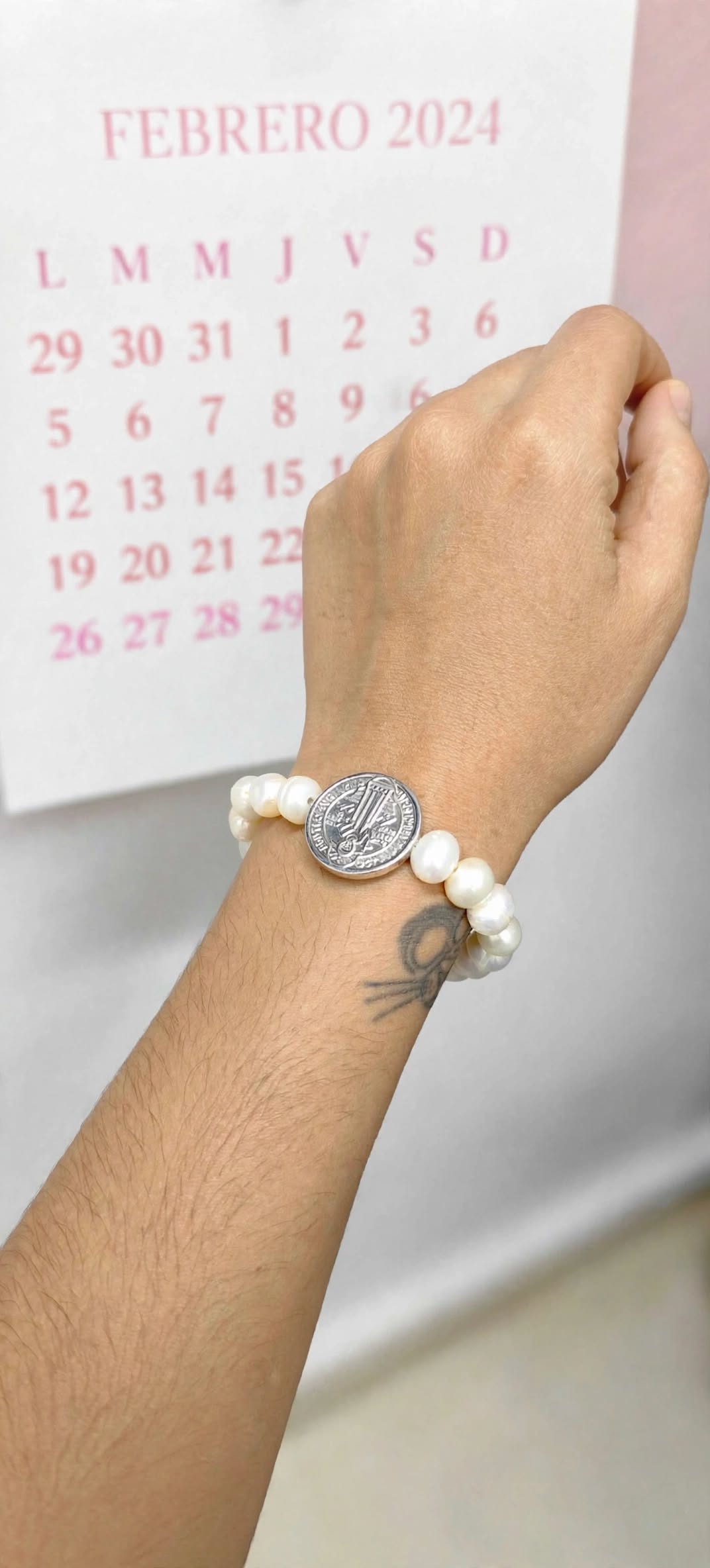 Pulsera San Benito y Perlas
