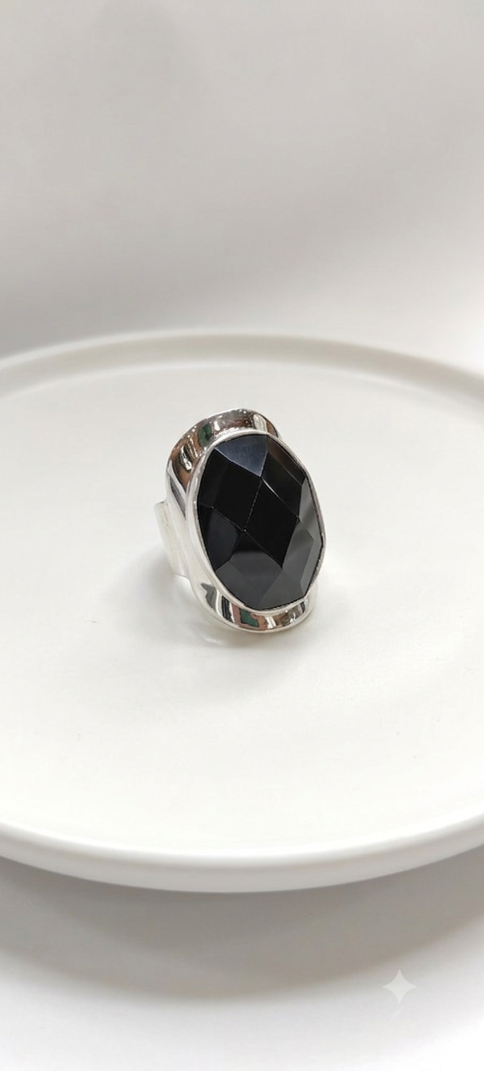Anillo de Plata .925 con Onix Facetada
