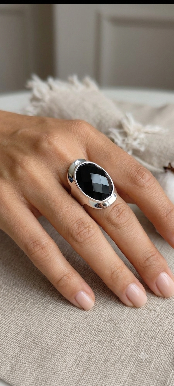 Anillo de Plata .925 con Onix Facetada