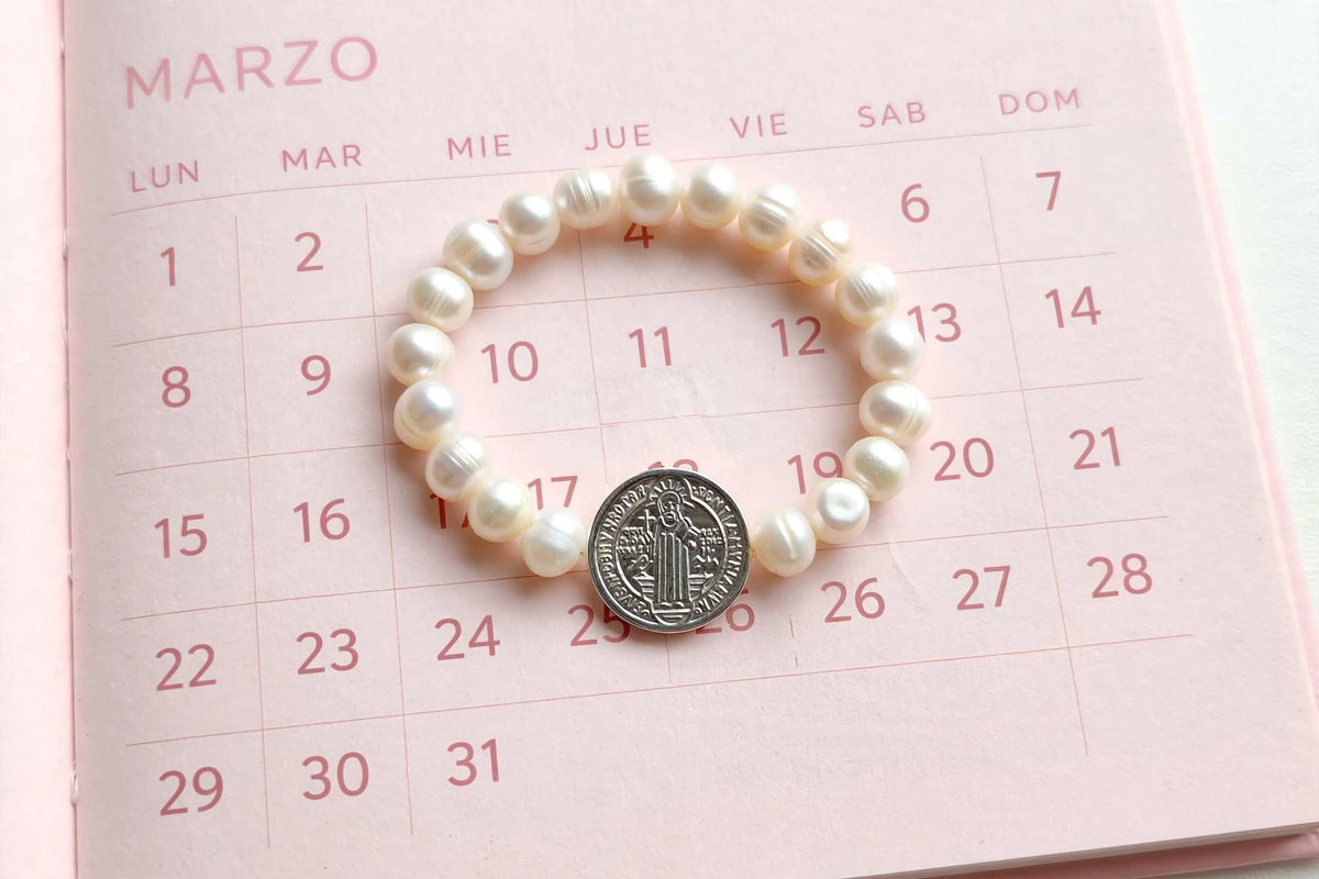 Pulsera San Benito y Perlas