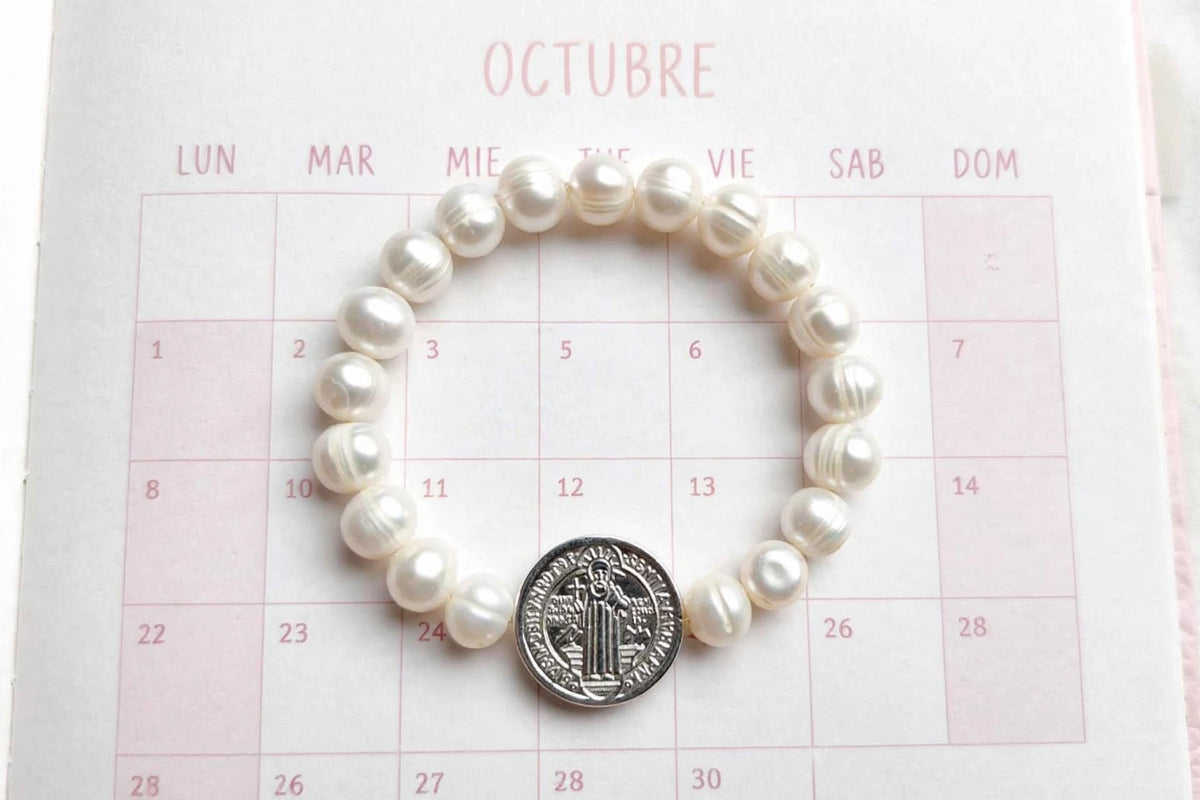 Pulsera San Benito y Perlas