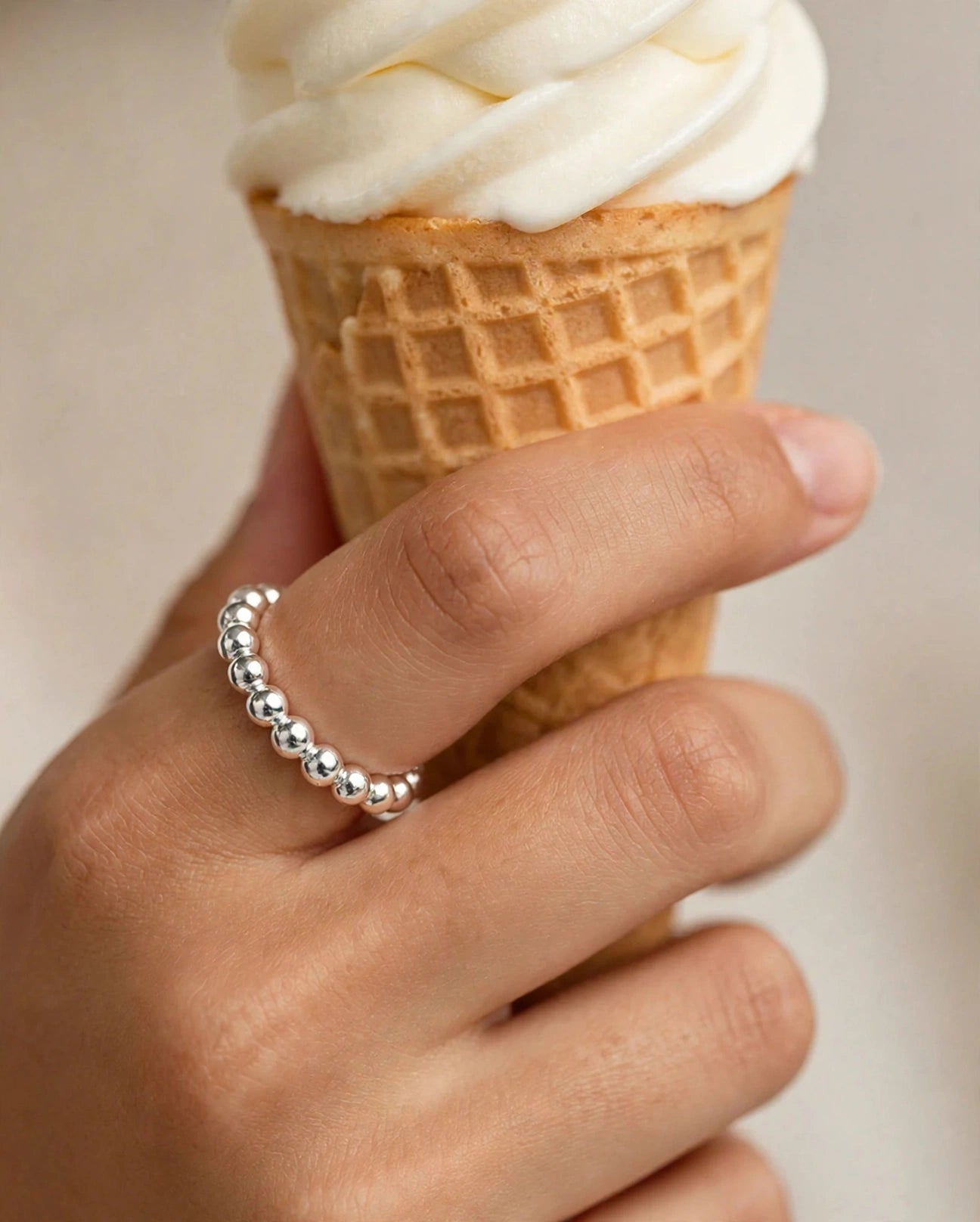 Anillo Carrusel Bolitas de plata .925