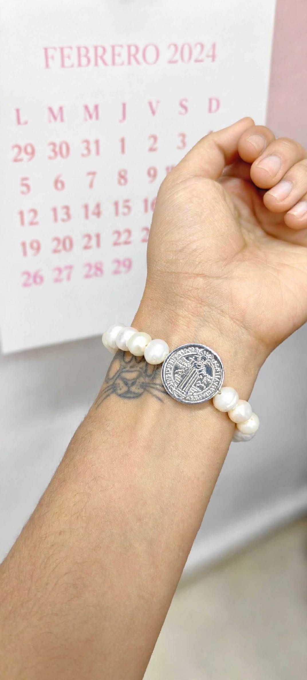 Pulsera San Benito y Perlas