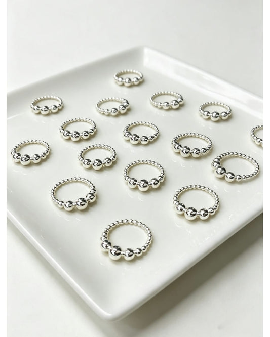 Anillo Bolitas Disminución Plata.925